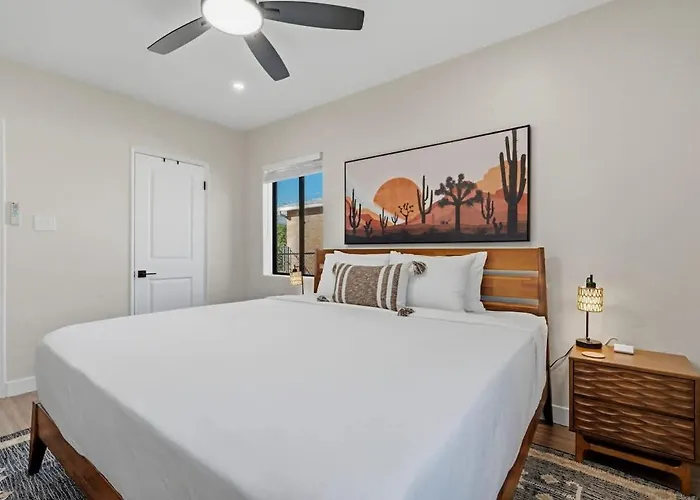 U Of A Brick Gem With Hot Tub * Tucson