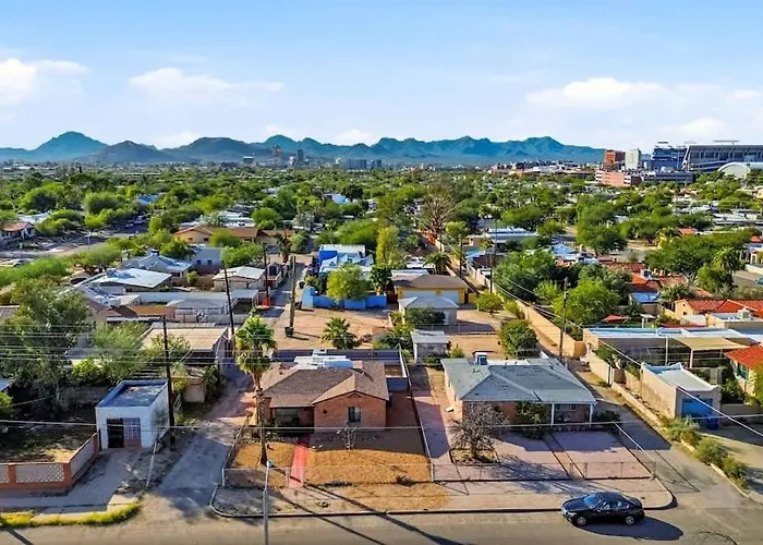 U Of A Brick Gem With Hot Tub Tucson