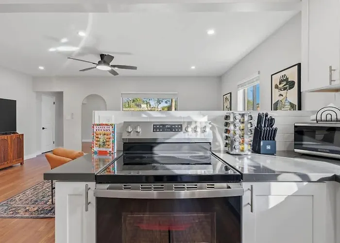 Holiday home U Of A Brick Gem With Hot Tub *