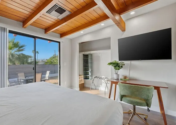 Holiday home U Of A Brick Gem With Hot Tub *